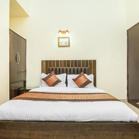 Oyo 14245 Amitabh Guest House 뉴델리 외부 사진