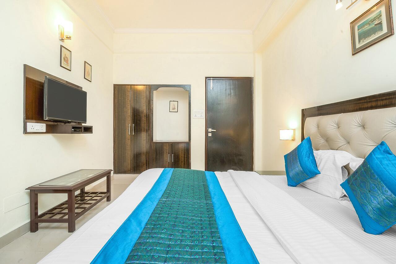 Oyo 14245 Amitabh Guest House 뉴델리 외부 사진